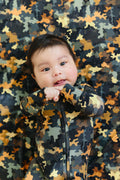 Hide & Seek reversible bamboo blanket – modern camo print with double-layer eco-friendly bamboo fabric