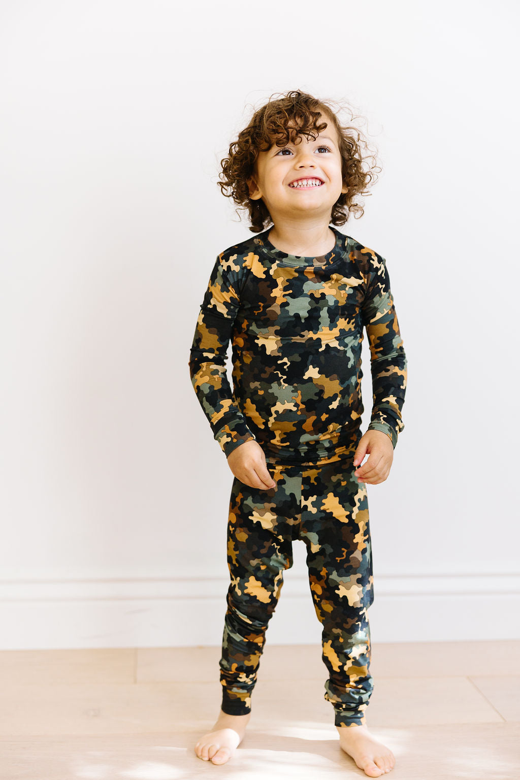 Hide & Seek camo bamboo two-piece set for kids – breathable modern camouflage bamboo clothing