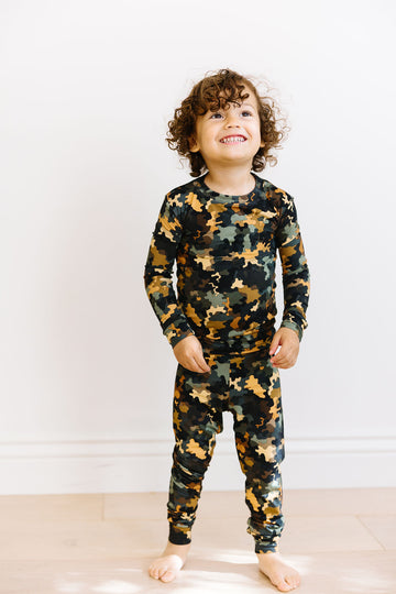 Hide & Seek camo bamboo two-piece set for kids – breathable modern camouflage bamboo clothing