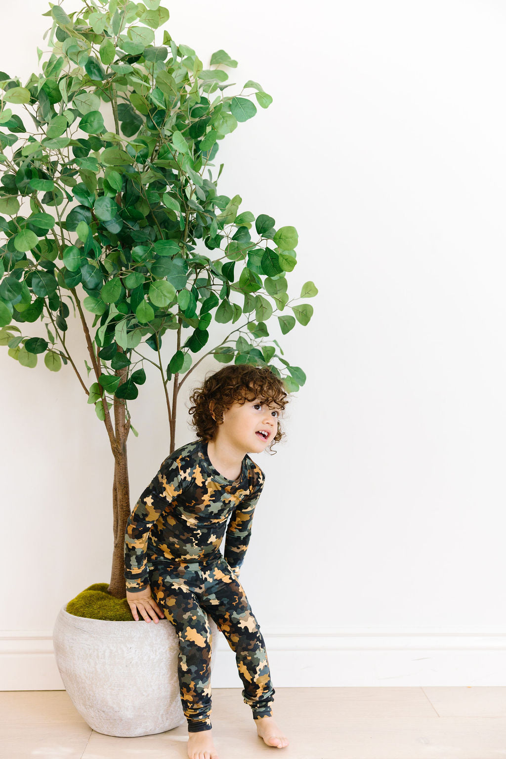 Hide & Seek camo bamboo two-piece set for kids – breathable modern camouflage bamboo clothing